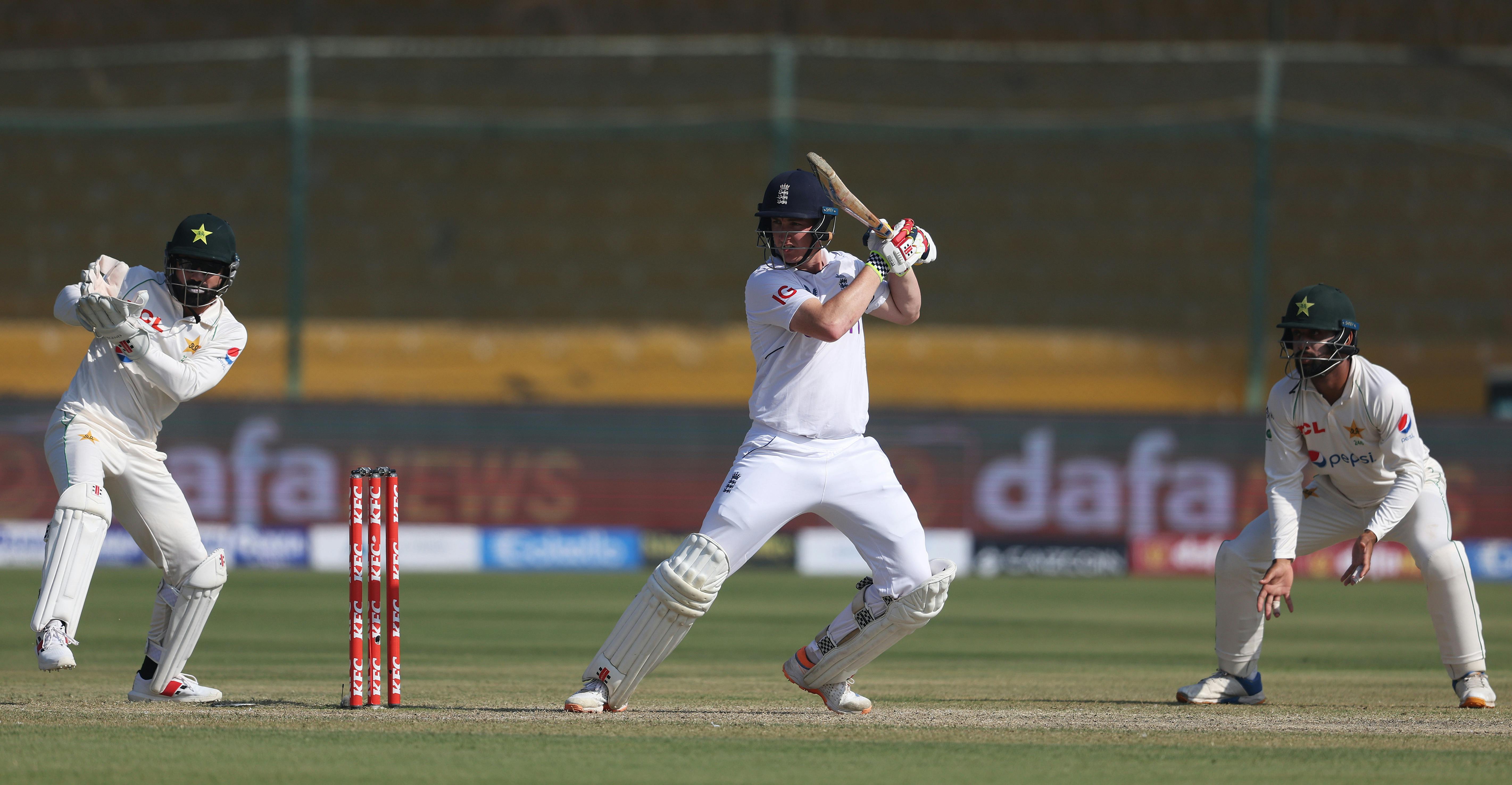 Stumps ENG remain on course to complete whitewash live-blog